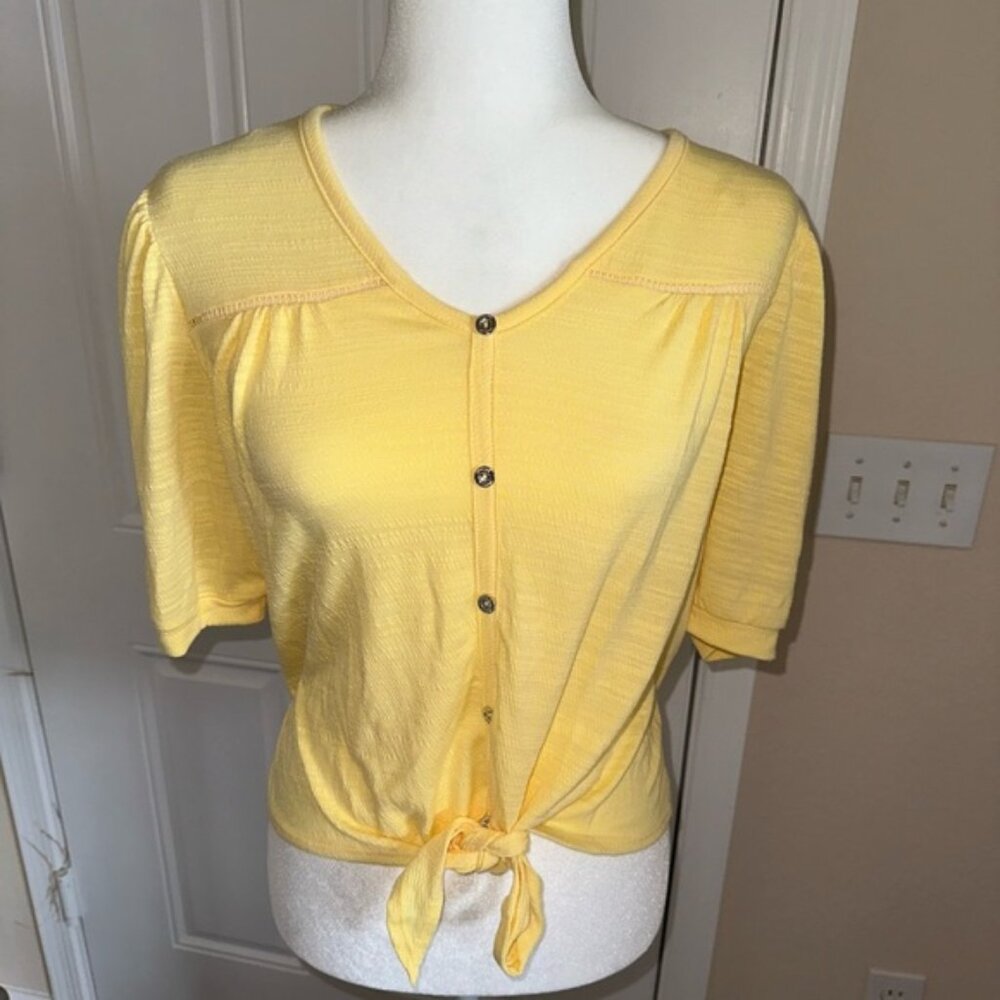 Adrienne Vittadini Yellow Blouse Button Top size Small